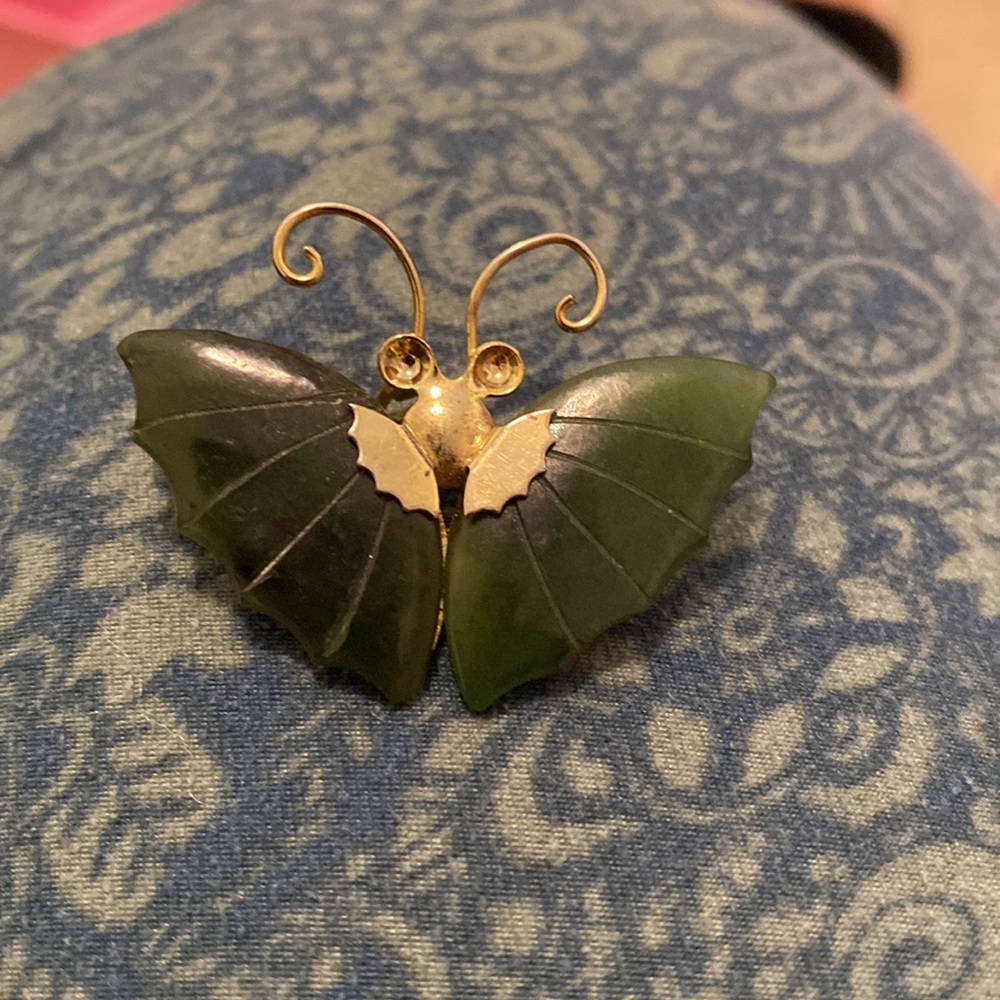 Jade Butterfly Pin&Pendant - Picture 4 of 4